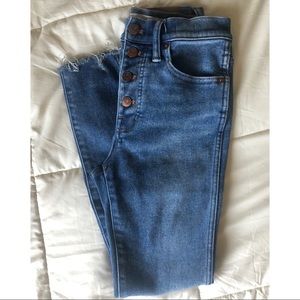 10" High-Rise Skinny Jeans Button-Front Edition